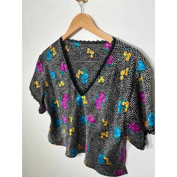 Erika Taylor Blouse Women's size Large Black Floral Satin V Neck Lingerie Femme - Picture 3 of 4